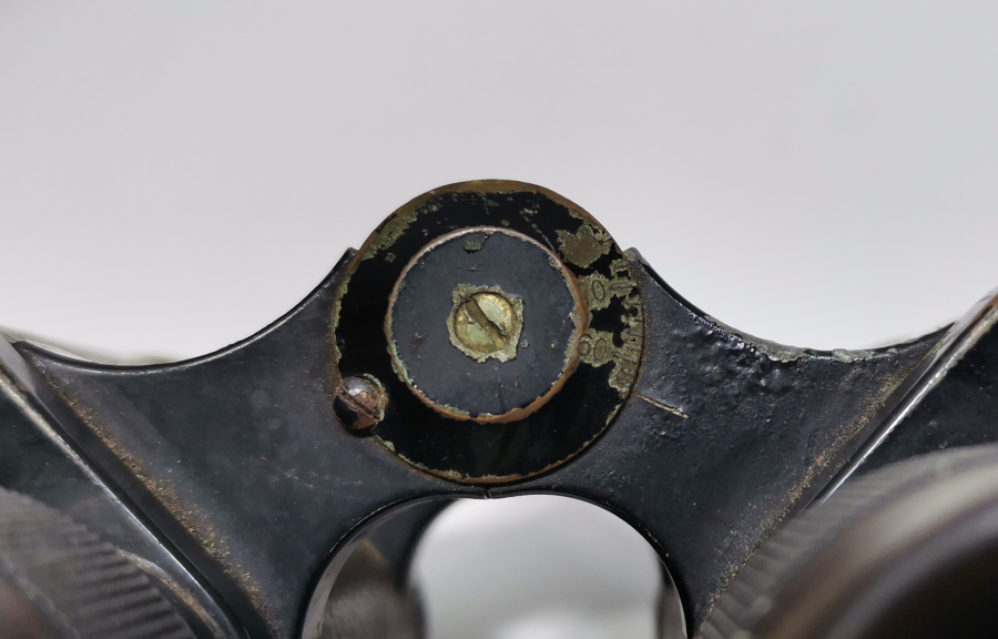 OSMANLI DÖNEMİ KUTUSUNDA SUBAY DÜRBÜNÜ