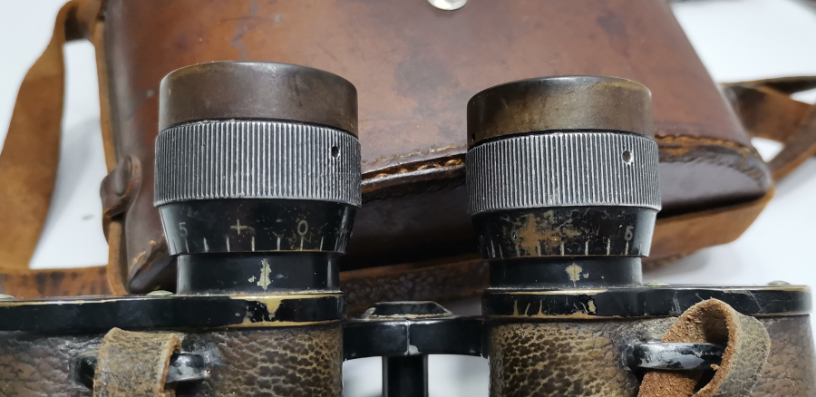 OSMANLI DÖNEMİ KUTUSUNDA SUBAY DÜRBÜNÜ