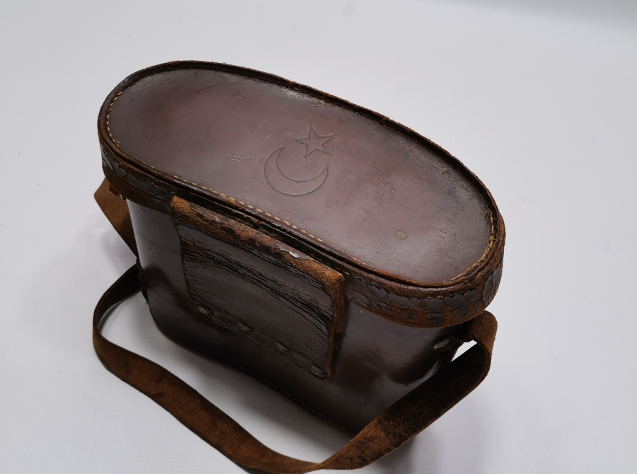 OSMANLI DÖNEMİ KUTUSUNDA SUBAY DÜRBÜNÜ