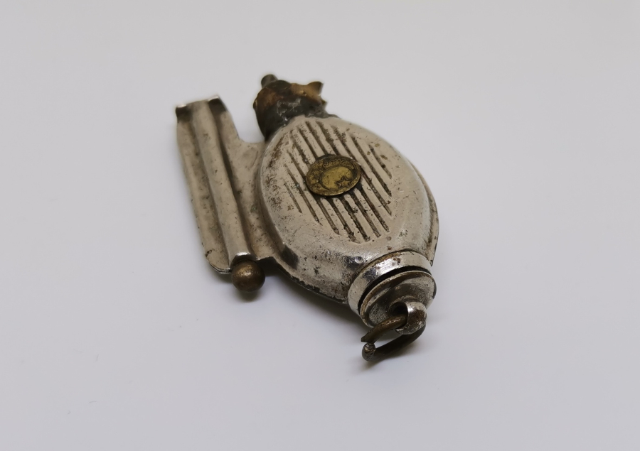 ÜZERİNDE RÜSUM PULU BULUNAN OSMANLI DÖNEMİ İBRİK ÇAKMAK