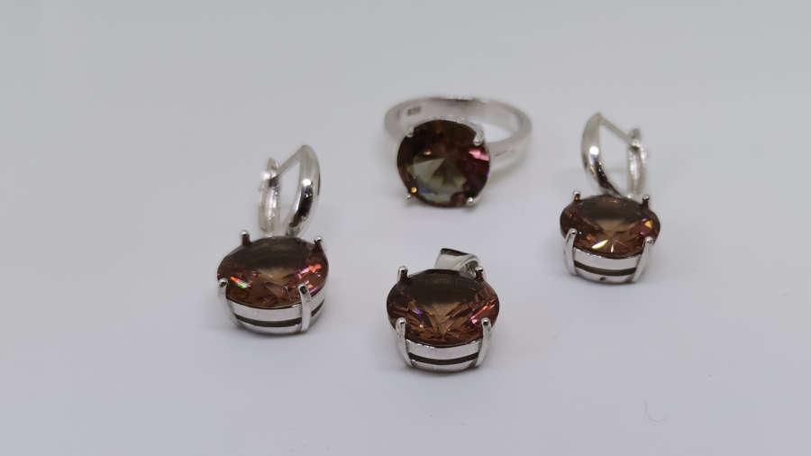 ZULTANİT TAŞLI GÜMÜŞ TAKIM