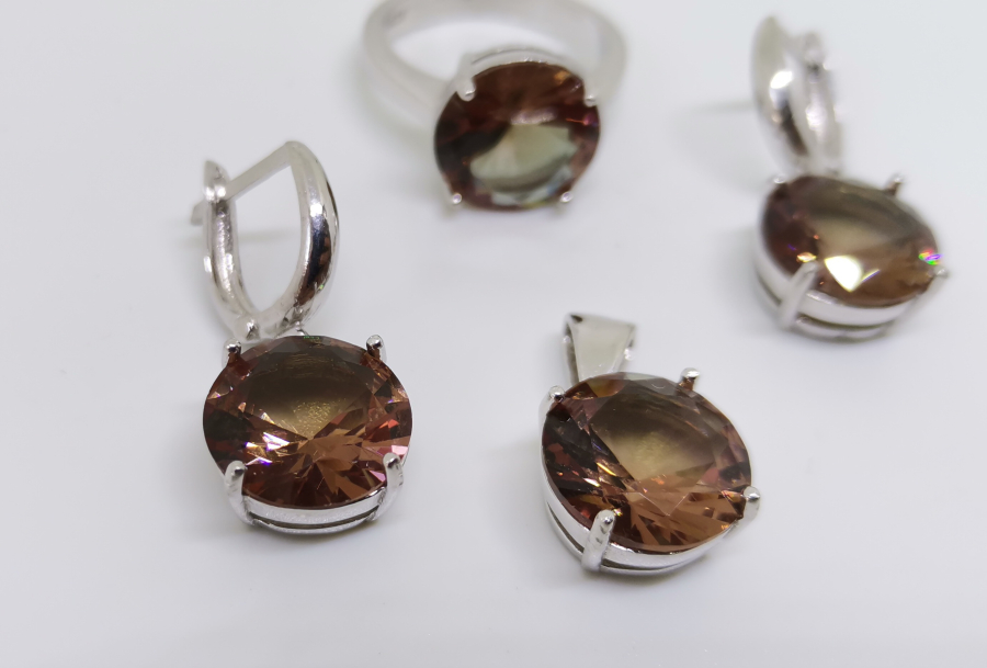 ZULTANİT TAŞLI GÜMÜŞ TAKIM