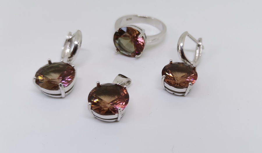 ZULTANİT TAŞLI GÜMÜŞ TAKIM