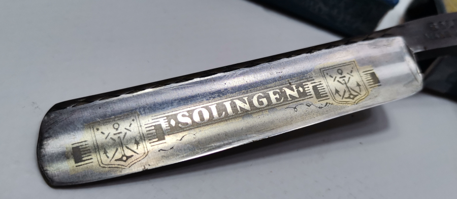 ORJİNAL KUTUSUNDA ANTİKA BERBER USTURASI