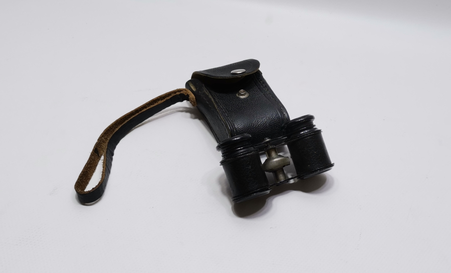 ORJİNAL KUTUSUNDA ANTİKA OPERA DÜRBÜNÜ