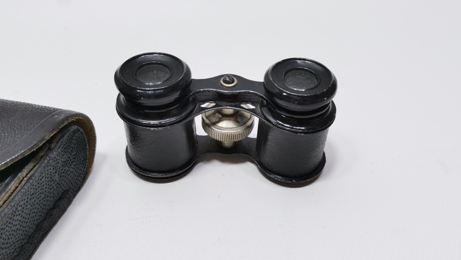 ORJİNAL KUTUSUNDA ANTİKA OPERA DÜRBÜNÜ