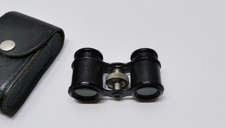 ORJİNAL KUTUSUNDA ANTİKA OPERA DÜRBÜNÜ