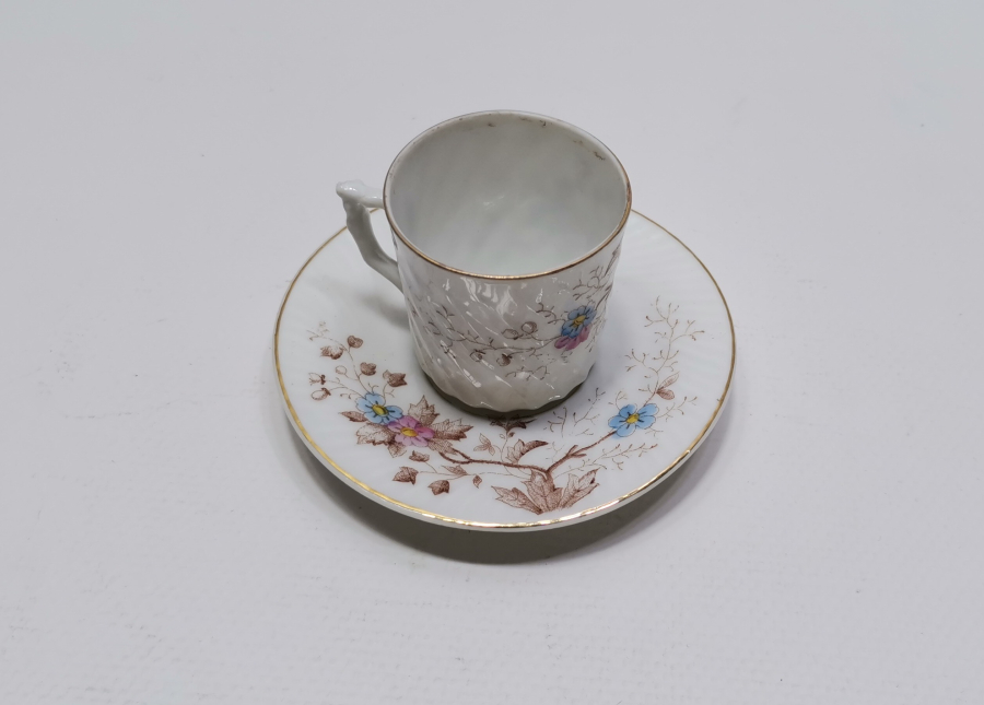 ALTI OSMANLICA VE RUSÇA YAZILI OSMANLI DÖNEMİ KUZUNETSOV KAHVE FİNCANI