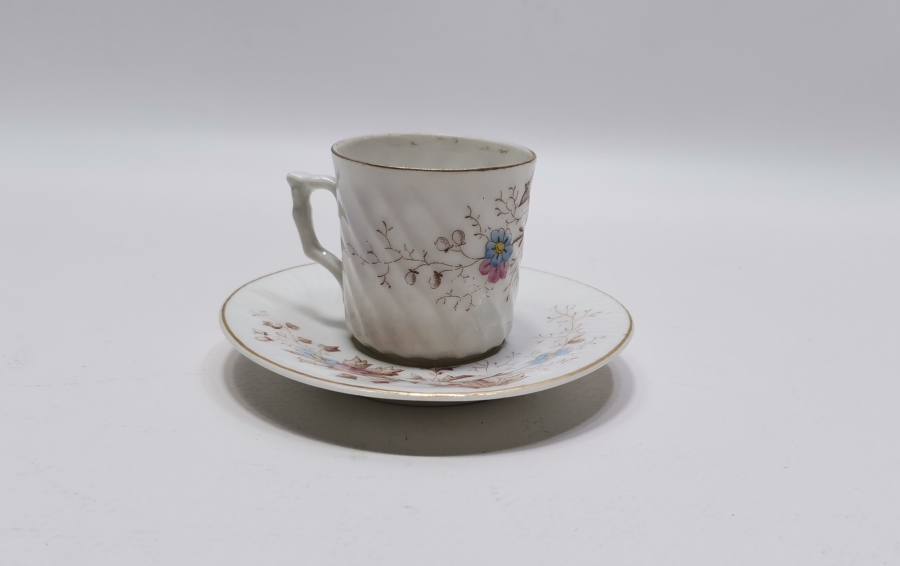 ALTI OSMANLICA VE RUSÇA YAZILI OSMANLI DÖNEMİ KUZUNETSOV KAHVE FİNCANI