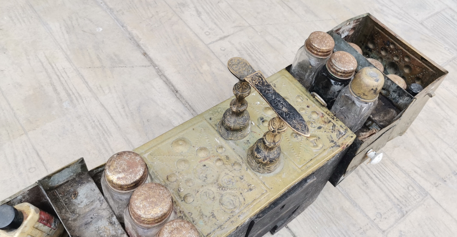 BÜYÜK BOY ANTİKA BOYACI SANDIĞI