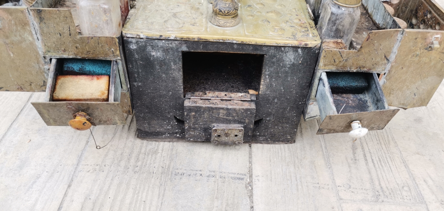 BÜYÜK BOY ANTİKA BOYACI SANDIĞI