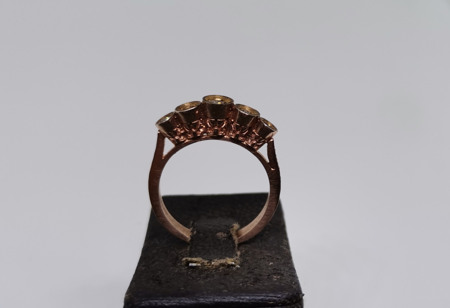 ELMAS TAŞLI BEŞTAŞ MODEL ELMAS YÜZÜK