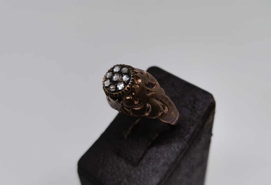 ELMAS TAŞLI DİVANHANE ÇİVİSİ MODELİ YÜZÜK