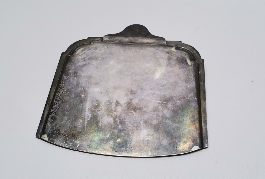 İNİSİYALLİ GÜMÜŞ KAPLAMA ANTİKA SOFRA FARAŞI