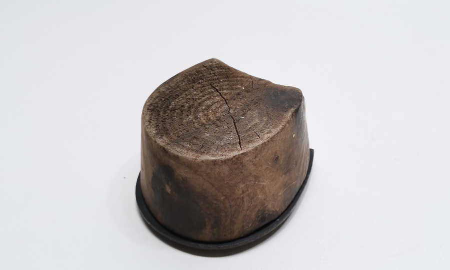 NALLI AT AYAĞI FORMUNDA YAPILMIŞ ANTİKA KÜLLÜK