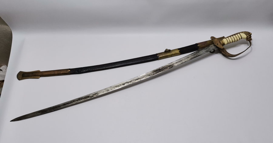 OSMANLI DÖNEMİ KEMİK SAPLI ASLAN BAŞLI SUBAY KILICI