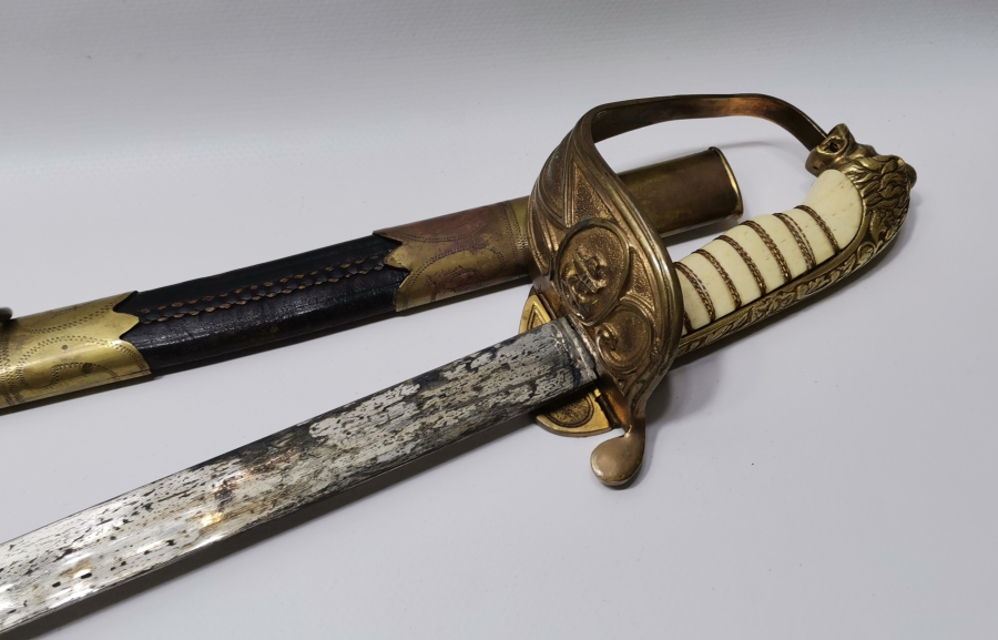 OSMANLI DÖNEMİ KEMİK SAPLI ASLAN BAŞLI SUBAY KILICI
