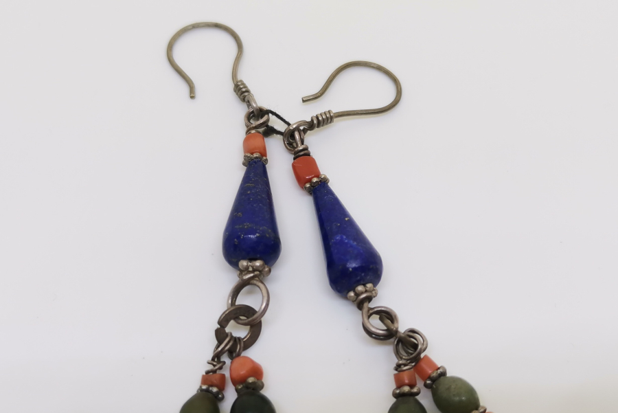 OSMANLI DÖNEMİ LAPİS VE MERCAN TAŞLI GÜMÜŞ KÜPE