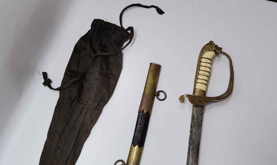 OSMANLI DÖNEMİ KEMİK SAPLI ASLAN BAŞLI SUBAY KILICI