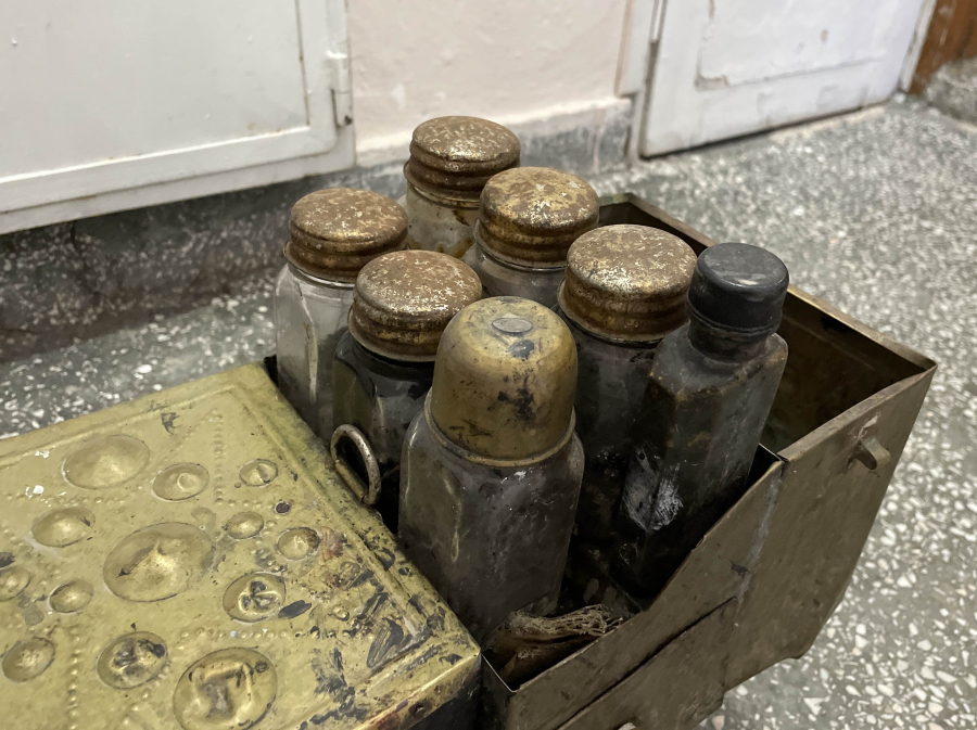 BÜYÜK BOY ANTİKA BOYACI SANDIĞI