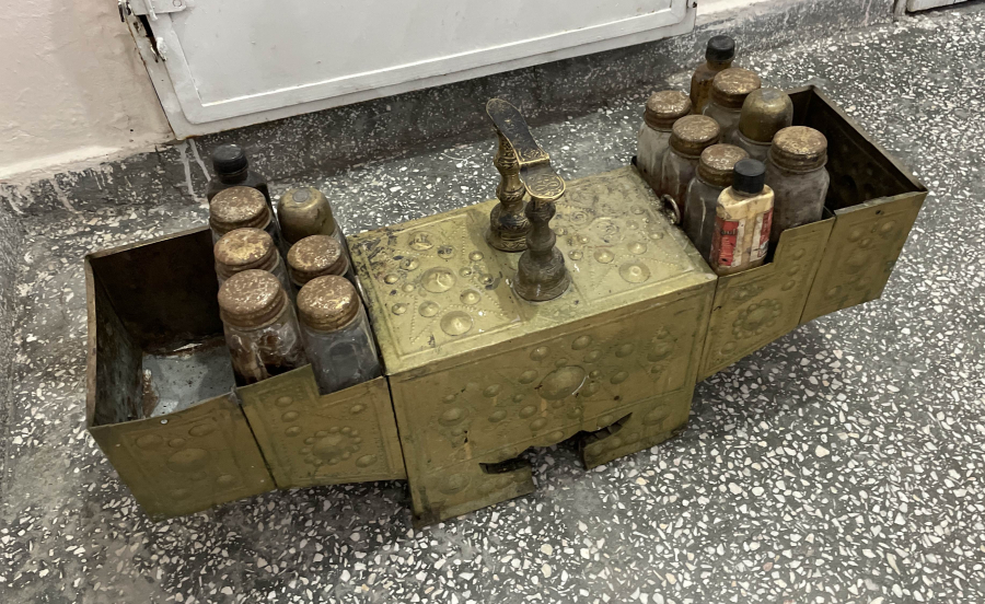 BÜYÜK BOY ANTİKA BOYACI SANDIĞI