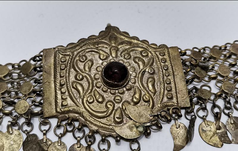 OSMANLI DÖNEMİ EGE BÖLGESİ YÖRÜK TÜRKMEN KADIN ALINLIĞI