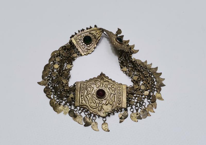 OSMANLI DÖNEMİ EGE BÖLGESİ YÖRÜK TÜRKMEN KADIN ALINLIĞI