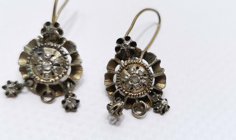 OSMANLI DÖNEMİ GÜL MODELİ ELMAS KÜPE 