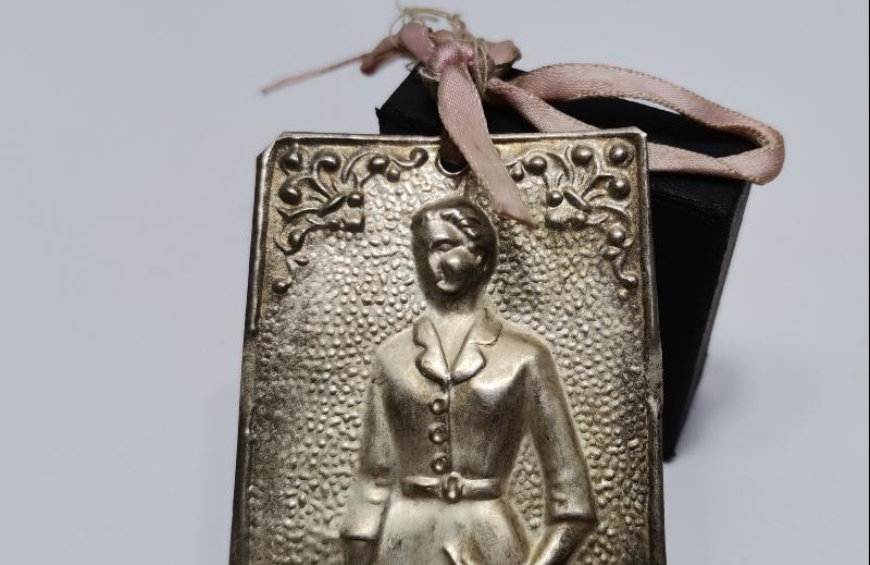 OSMANLI DÖNEMİ RUM İŞİ KADIN RESİMLİ GÜMÜŞ İKONA