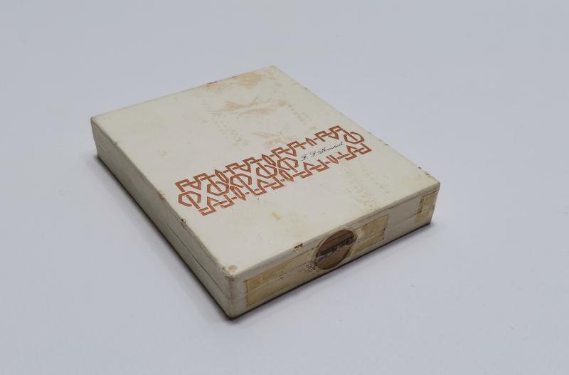 ÖZEL YAPIM 6. CUMHURBAŞKANI FAHRİ KORUTÜRK SİGARA KUTUSU