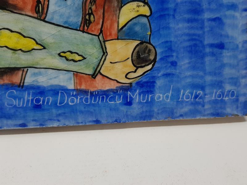 PADİŞAH 4. MURAT RESİMLİ ÇOK NADİR KÜTAHYA SERAMİK KARO