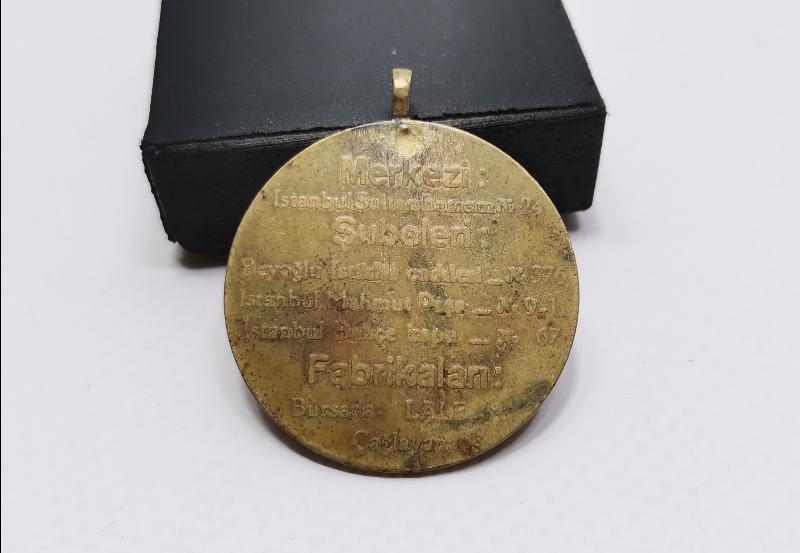 SİPAHİZADE HASAN HÜSNÜ BURSA PAZARI YAZILI DARPHANE BASIMI MADALYON