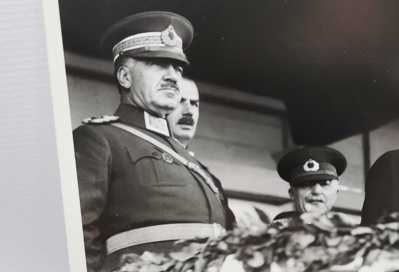 1933 ATATÜRK 10. YIL KONUŞMASINI YAPARKEN ORJİNAL BÜYÜK BOY FOTOĞRAF