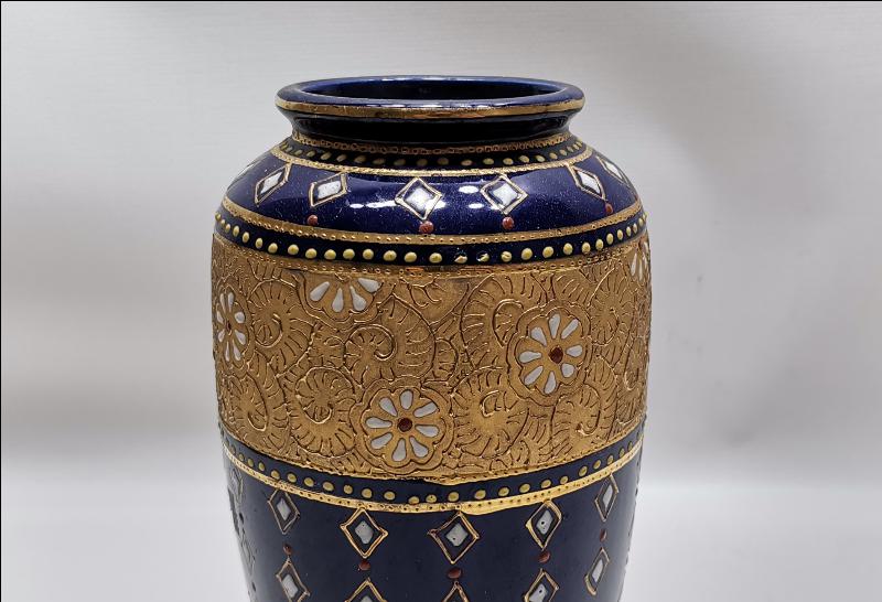 ALTIN SIVAMA VE MİNE İŞÇİLİKLİ PORSELEN VAZO