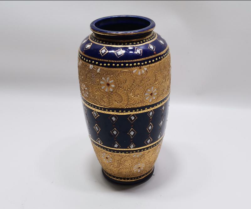 ALTIN SIVAMA VE MİNE İŞÇİLİKLİ PORSELEN VAZO