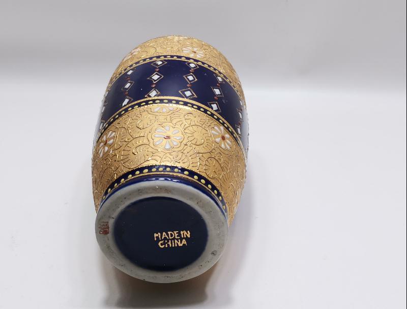 ALTIN SIVAMA VE MİNE İŞÇİLİKLİ PORSELEN VAZO