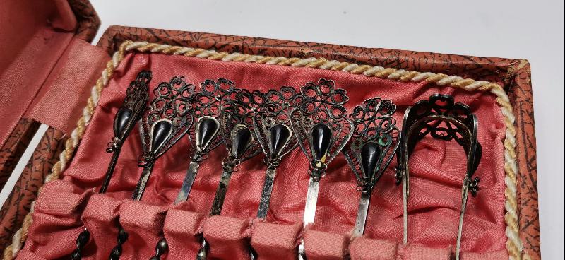 KUTUSUNDA ANTİKA OLTU TAŞLI TELKARİ GÜMÜŞ ÇAY KAŞIĞI SETİ 