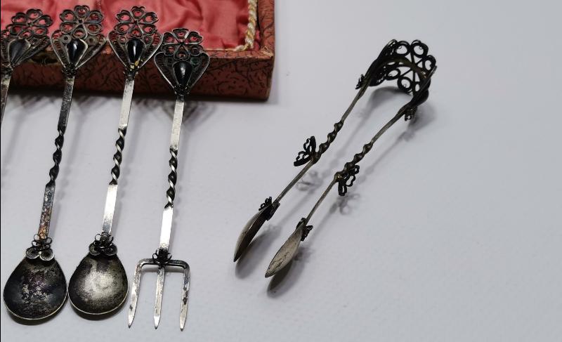 KUTUSUNDA ANTİKA OLTU TAŞLI TELKARİ GÜMÜŞ ÇAY KAŞIĞI SETİ 