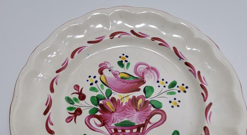 OSMANLI DÖNEMİ ÇİÇEKLİ VE HOROZLU PORSELEN TABAK