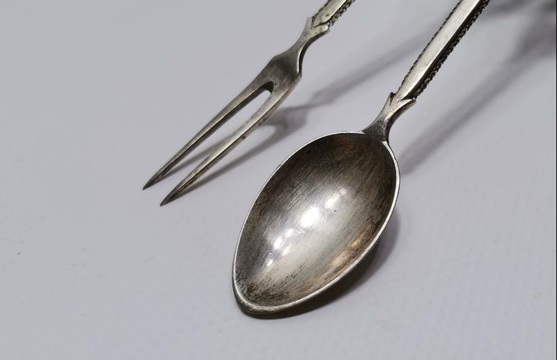 OSMANLI DÖNEMİ İZMİR İŞİ TUĞRALI, SAH DAMGALI VE ÇEŞNİLİ GÜMÜŞ ÇATAL KAŞIK 