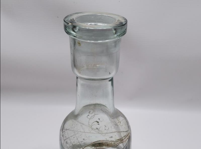 OSMANLI DÖNEMİ ÜZERİ ALTIN SIVAMA VE MİNE İŞÇİLİKLİ NARGİLE ŞİŞESİ