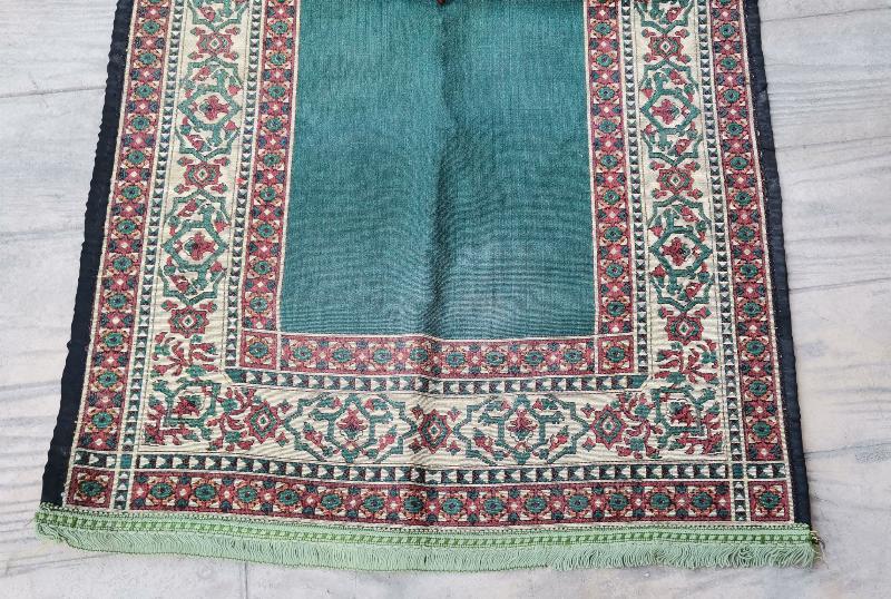 ANTİKA DOKUMA SECCADE VE TESPİHİ