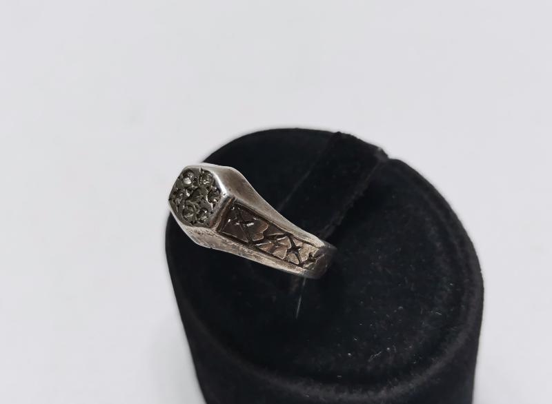 ANTİKA PIRLANTA TAŞLI GÜMÜŞ YÜZÜK