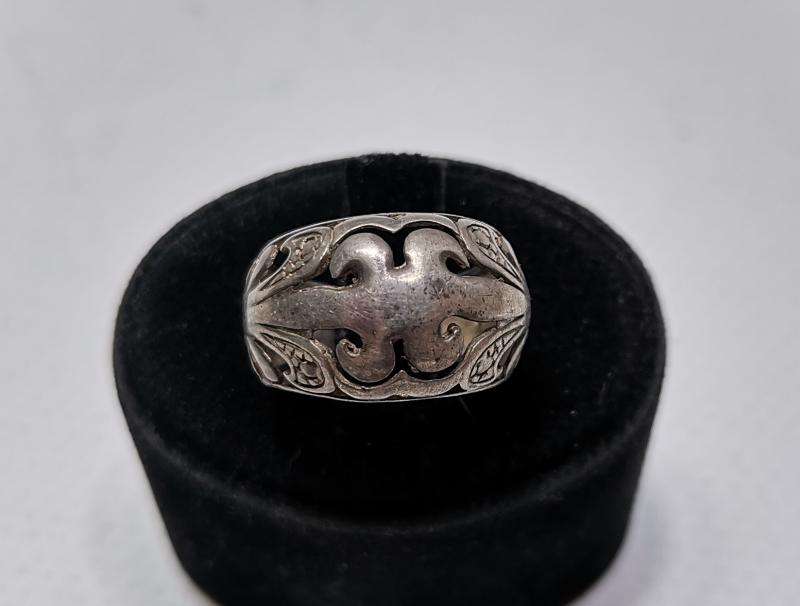 FARKLI FORMDA ANTİKA GÜMÜŞ YÜZÜK