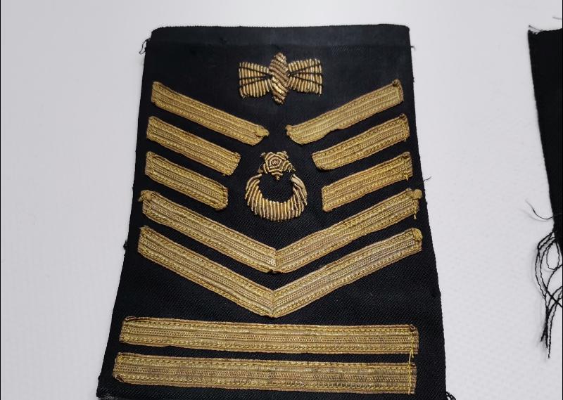 İKİ ADET ESKİ SIRMA İŞLEMELİ ASKERİ RÜTBE