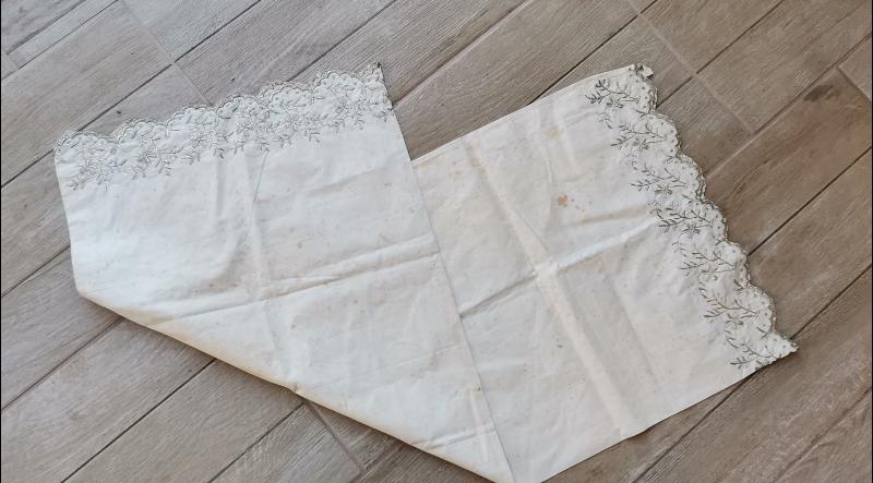 OSMANLI DÖNEMİ GÜMÜŞ TEL KIRMA İŞÇİLİKLİ YASTIK 