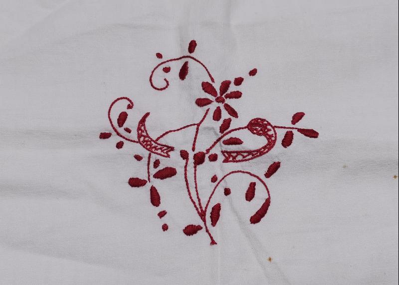 OSMANLI DÖNEMİ ORTASI OSMANLICA İNİSİYALLİ SEHPA ÖRTÜSÜ