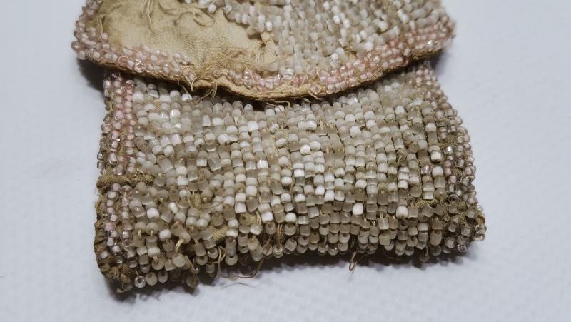 OSMANLI DÖNEMİ ÜZERİ BONCUK İŞLEME BOZUK PARA ÇANTASI