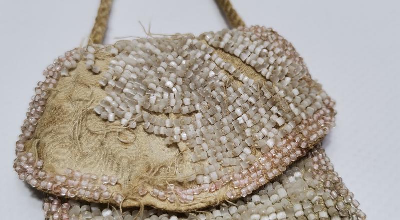 OSMANLI DÖNEMİ ÜZERİ BONCUK İŞLEME BOZUK PARA ÇANTASI