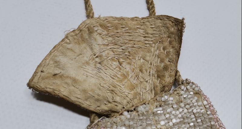 OSMANLI DÖNEMİ ÜZERİ BONCUK İŞLEME BOZUK PARA ÇANTASI